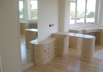 Meuble cintr en placage sycomore