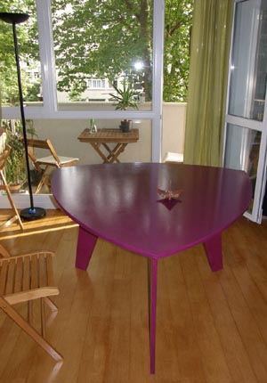 Table en medium laque, Manche et Ille et Vilaine